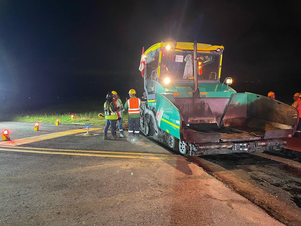 En tiempo récord, aeropuerto José María Córdova de Rionegro adelanta adecuaciones a su pista En tiempo récord, aeropuerto José María Córdova de Rionegro adelanta adecuaciones a su pista