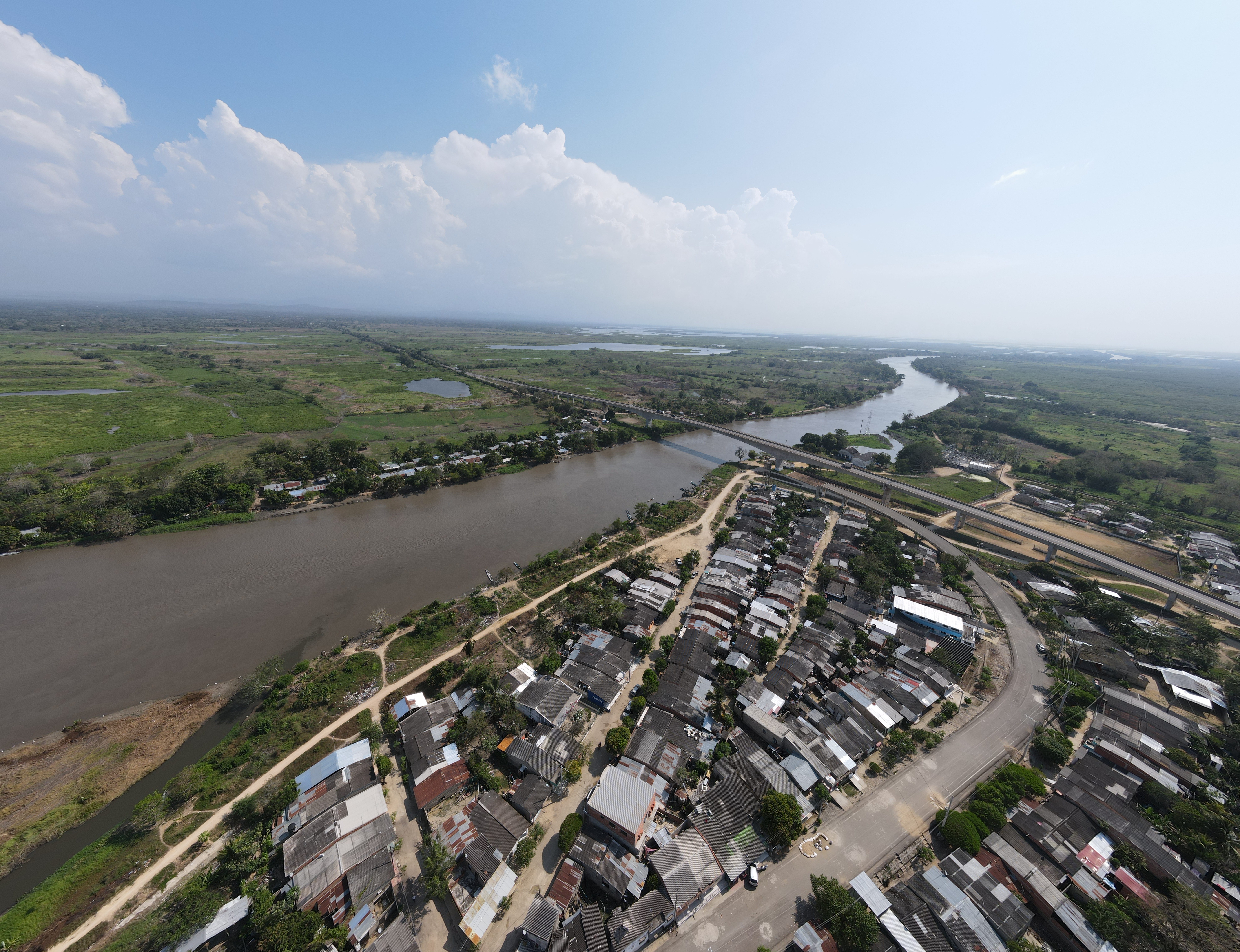 Gobierno nacional recibe una oferta para llevar a cabo las obras del proyecto Canal del Dique, que estima generar 61.000 empleos en la región Gobierno nacional recibe una oferta para llevar a cabo las obras del proyecto Canal del Dique, que estima generar 61.000 empleos en la región