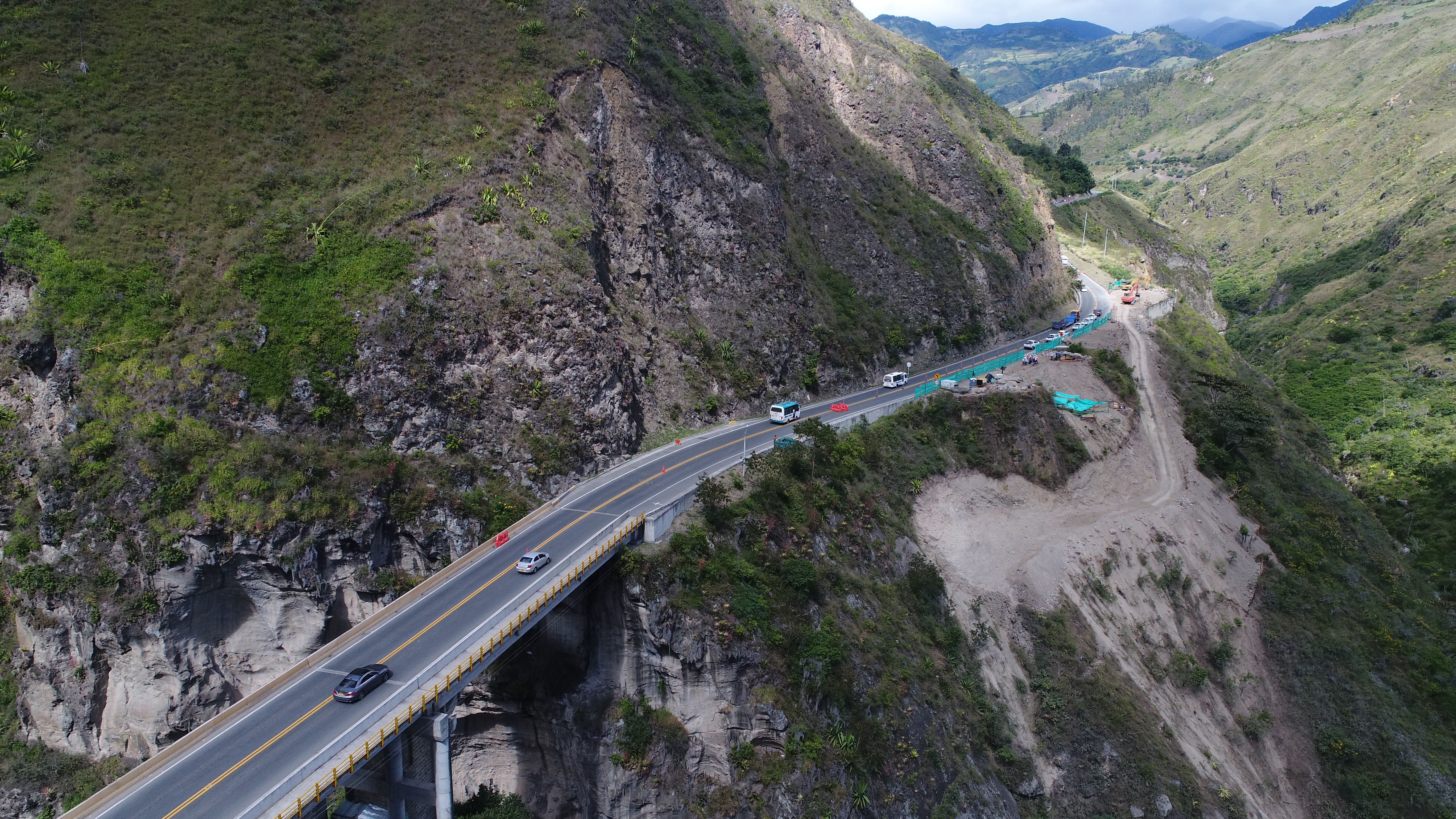 Tres departamentos estarán más conectados en sus territorios, gracias a la aprobación de licencias ambientales para autopistas 4G Tres departamentos estarán más conectados en sus territorios, gracias a la aprobación de licencias ambientales para autopistas 4G