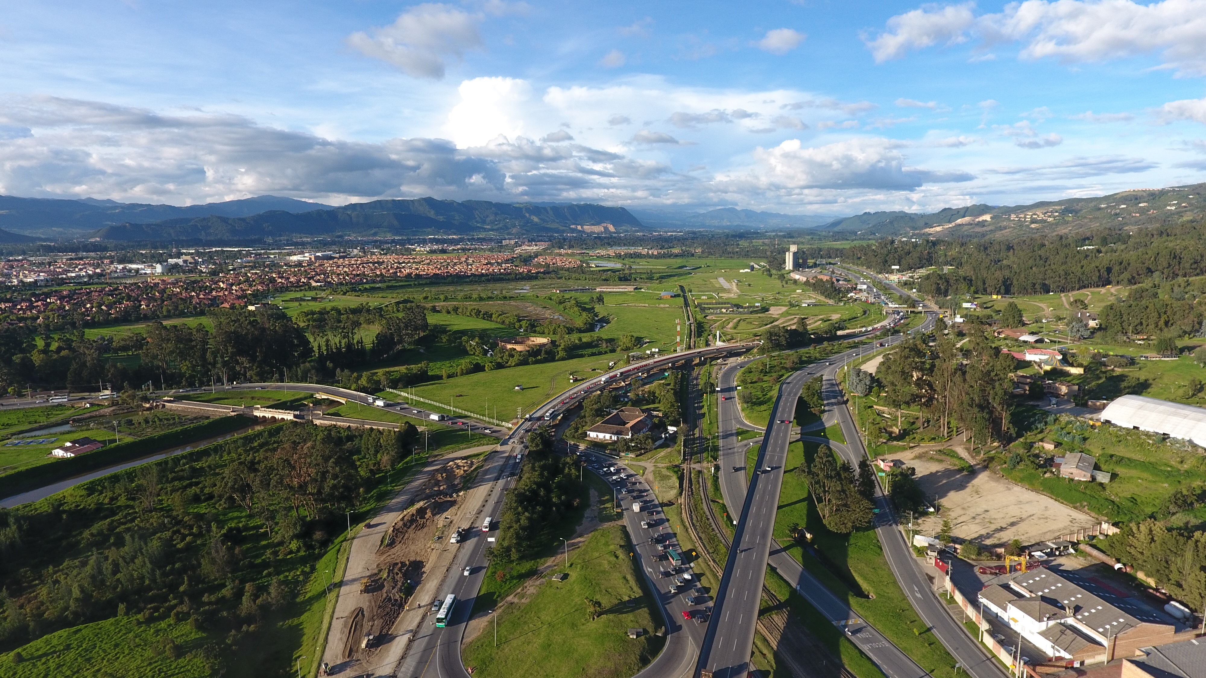 Concesión para ampliar la Autopista Norte de Bogotá presentó certificación de cierre financiero ante la ANI Concesión para ampliar la Autopista Norte de Bogotá presentó certificación de cierre financiero ante la ANI