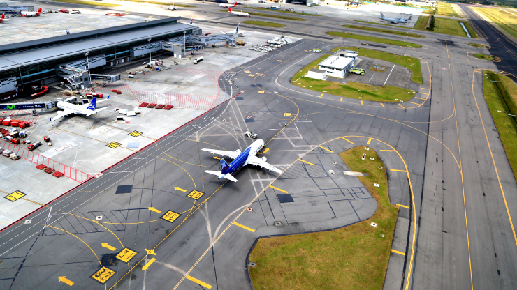 Gobierno Nacional invierte $5.1 billones en modernización de infraestructura aeroportuaria del país Gobierno Nacional invierte $5.1 billones en modernización de infraestructura aeroportuaria del país