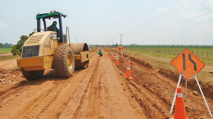 Continúan obras de mejoramiento en la vía Puerto Gaitán - Puente Arimena Continúan obras de mejoramiento en la vía Puerto Gaitán - Puente Arimena