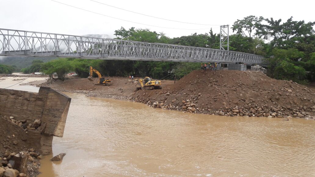 A buen ritmo avanza la construcción del puente metálico sobre el río Charte A buen ritmo avanza la construcción del puente metálico sobre el río Charte