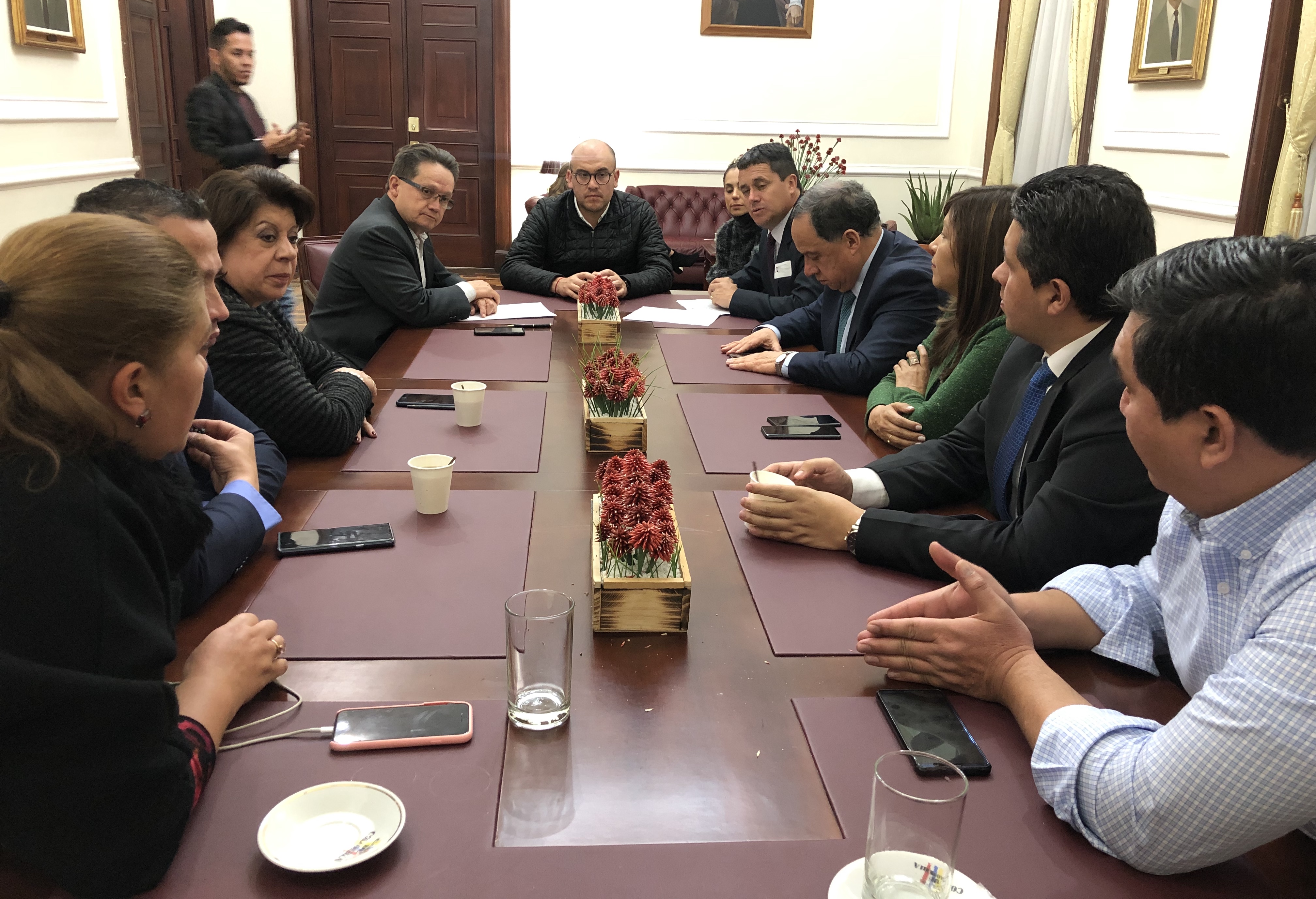 Gobierno Nacional trabajará en alternativas para ejecutar los 15 kilómetros del corredor Ipiales - San Juan, en Nariño Gobierno Nacional trabajará en alternativas para ejecutar los 15 kilómetros del corredor Ipiales - San Juan, en Nariño