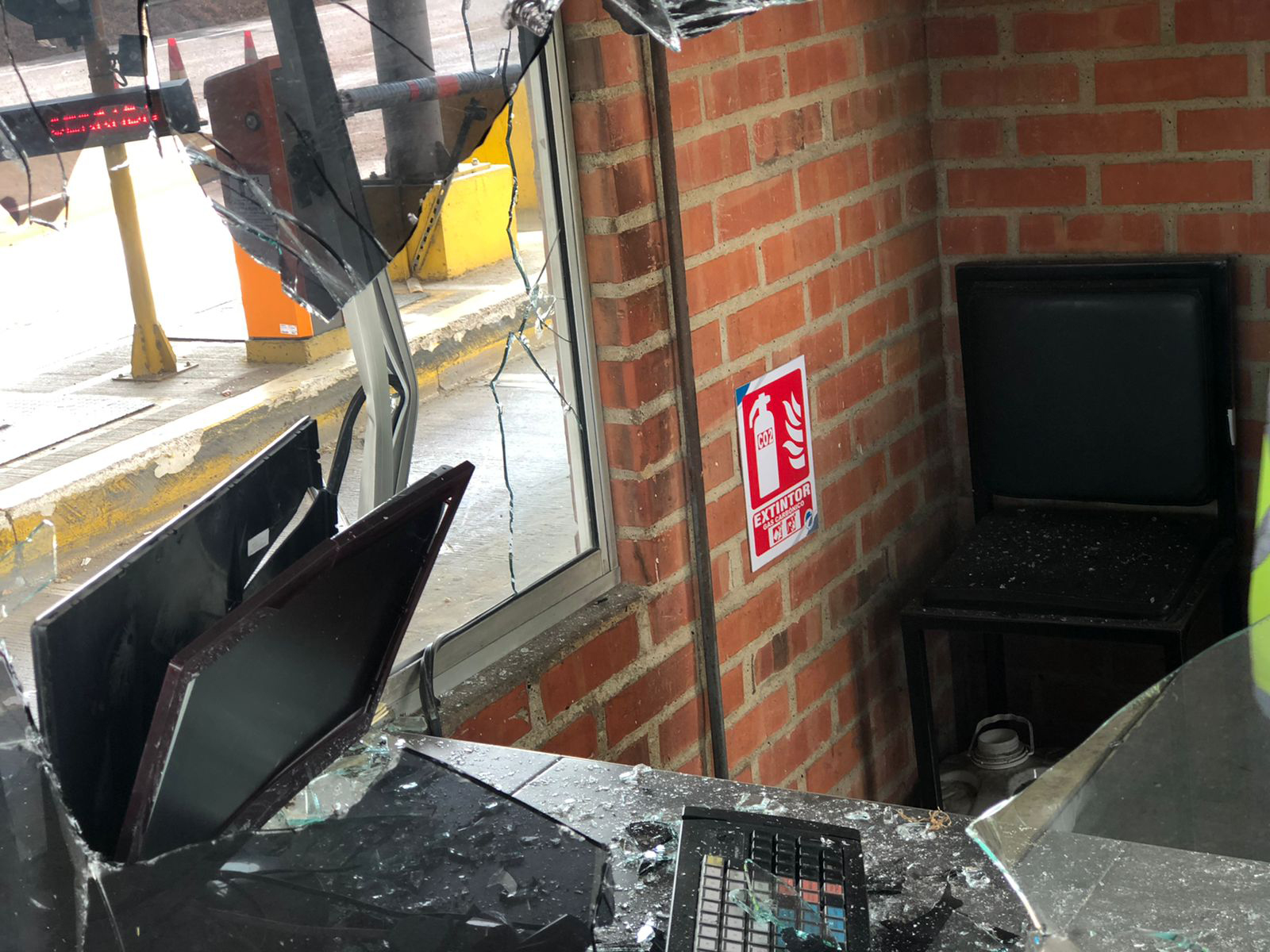 La Agencia Nacional de Infraestructura rechaza los actos violentos presentados en peaje Pasacaballos en el corredor de carga Cartagena – Barranquilla La Agencia Nacional de Infraestructura rechaza los actos violentos presentados en peaje Pasacaballos en el corredor de carga Cartagena – Barranquilla