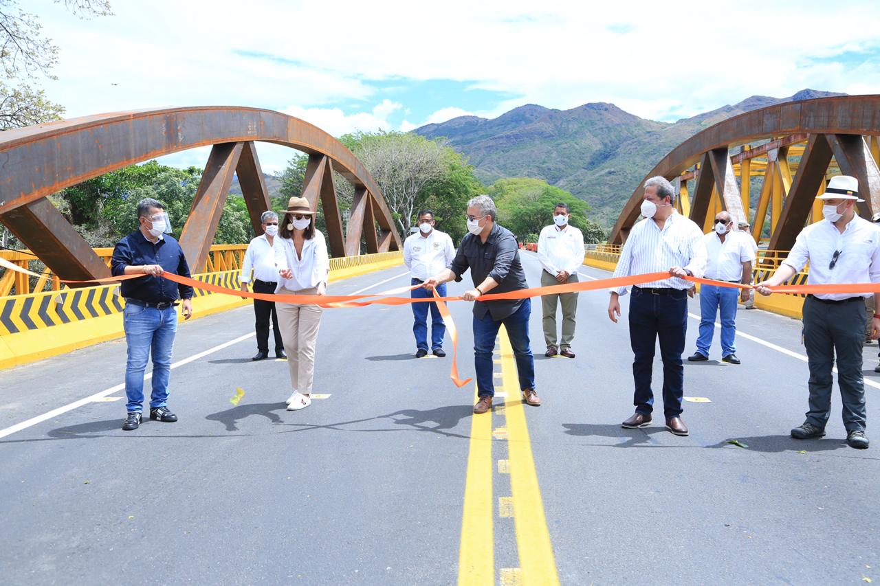 Gobierno Nacional entrega 89 km de vía rehabilitada entre Aipe (Huila) y Saldaña (Tolima) Gobierno Nacional entrega 89 km de vía rehabilitada entre Aipe (Huila) y Saldaña (Tolima)