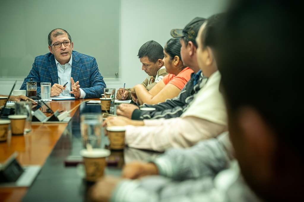Presidente ANI busca soluciones para apoyar rehabilitación de 153 km de carreteras en el Caquetá Presidente ANI busca soluciones para apoyar rehabilitación de 153 km de carreteras en el Caquetá