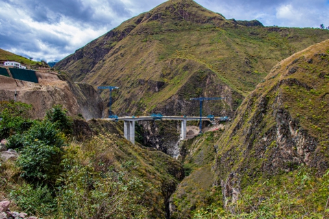 Se logra la unión del puente Guáitara, el más largo que tendrá el suroccidente del país