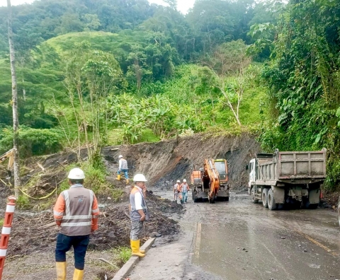 Se habilita paso peatonal controlado en sector afectado de la Transversal del Sisga