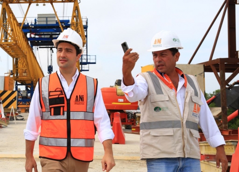 Presidente de la ANI inspecciona avance de obras del viaducto más extenso de Colombia