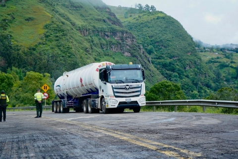 PMU realizado con los transportadores de carga y pasajeros, entidades municipales y departamentales; busca mejorar la movilidad por la variante en la vía Bogotá– Villavicencio 