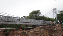 Ponen en servicio puente peatonal sobre el río El Charte Ponen en servicio puente peatonal sobre el río El Charte
