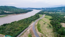 Gobierno entregó 90 kilómetros de nueva calzada en el Alto Magdalena Gobierno entregó 90 kilómetros de nueva calzada en el Alto Magdalena