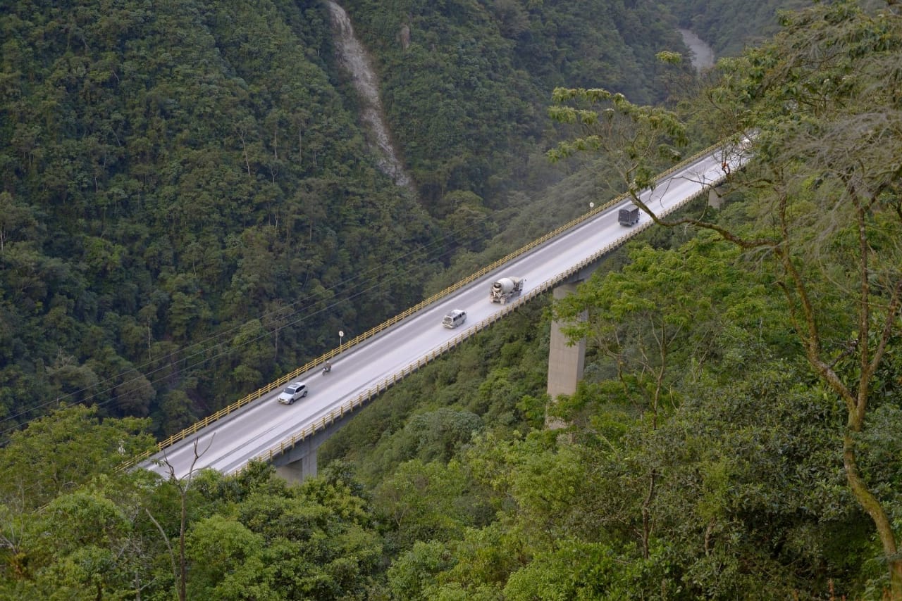 Mintransporte anuncia inversión de 30 mil millones de pesos para atacar de manera inmediata puntos críticos de la vía Bogotá-Villavicencio Mintransporte anuncia inversión de 30 mil millones de pesos para atacar de manera inmediata puntos críticos de la vía Bogotá-Villavicencio