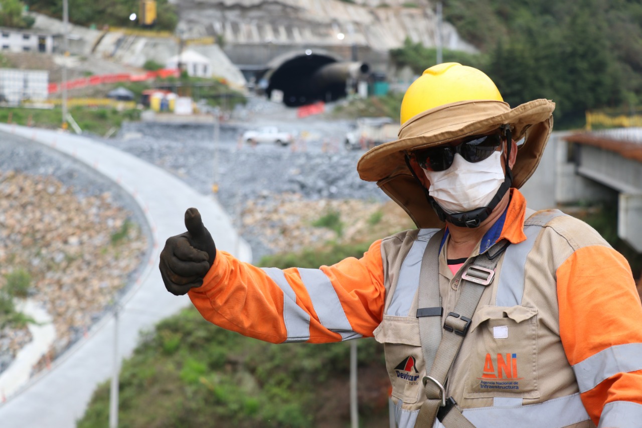 Más de 40 mil empleos se han retomado en el reinicio de obras de infraestructura concesionada Más de 40 mil empleos se han retomado en el reinicio de obras de infraestructura concesionada