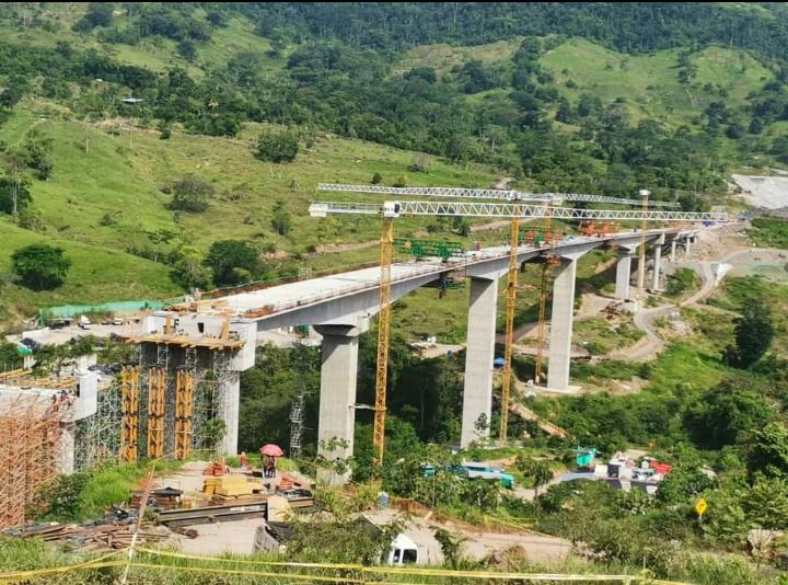 VIADUCTO DE RÍO SUCIO EN SANTANDER LOGRÓ LA UNIÓN DE SUS DOS EXTREMOS, GRACIAS A LA FUNDICIÓN DE LA DOVELA FINAL