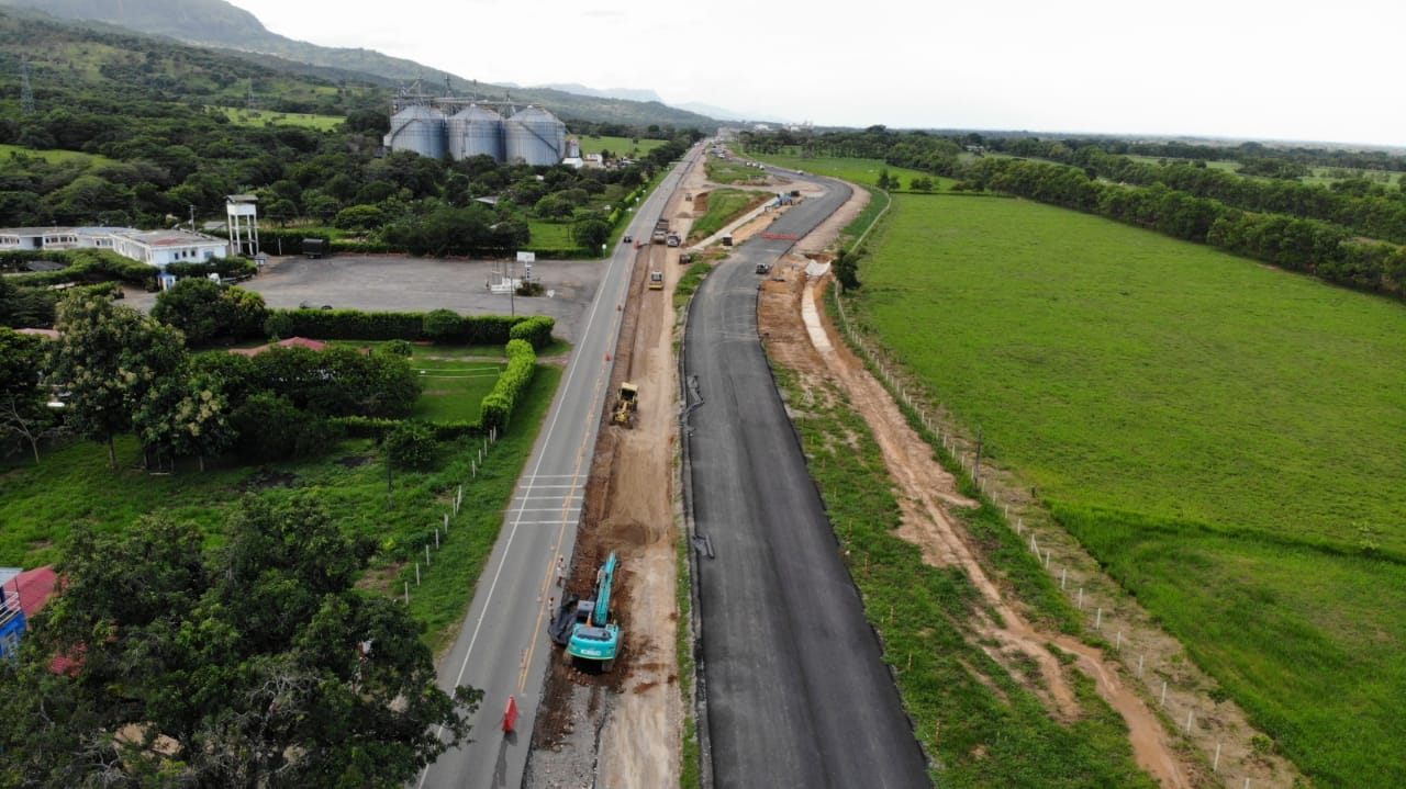 FIRMADO OTROSÍ PARA DEFINIR OBRAS DE ACCESOS AL MUNICIPIO DE YOPAL FIRMADO OTROSÍ PARA DEFINIR OBRAS DE ACCESOS AL MUNICIPIO DE YOPAL
