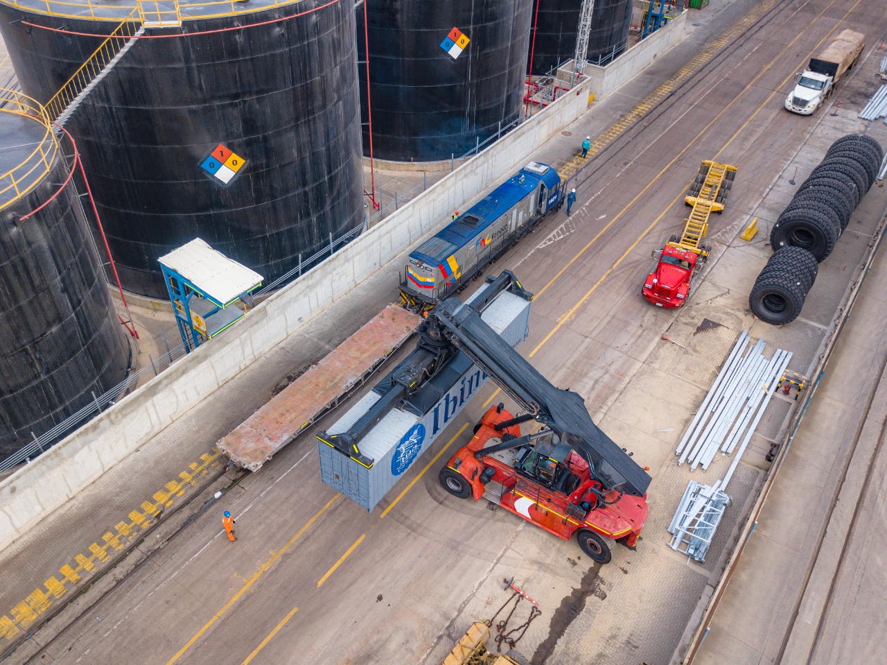 PLAN PILOTO, POR EL CORREDOR FÉRREO ENTRE LA DORADA Y SANTA MARTA, MOVILIZA PRIMER CONTENEDOR COMPENSADO CON CARBÓN DE EXPORTACIÓN Y GRANOS DE IMPORTACIÓN PLAN PILOTO, POR EL CORREDOR FÉRREO ENTRE LA DORADA Y SANTA MARTA, MOVILIZA PRIMER CONTENEDOR COMPENSADO CON CARBÓN DE EXPORTACIÓN Y GRANOS DE IMPORTACIÓN