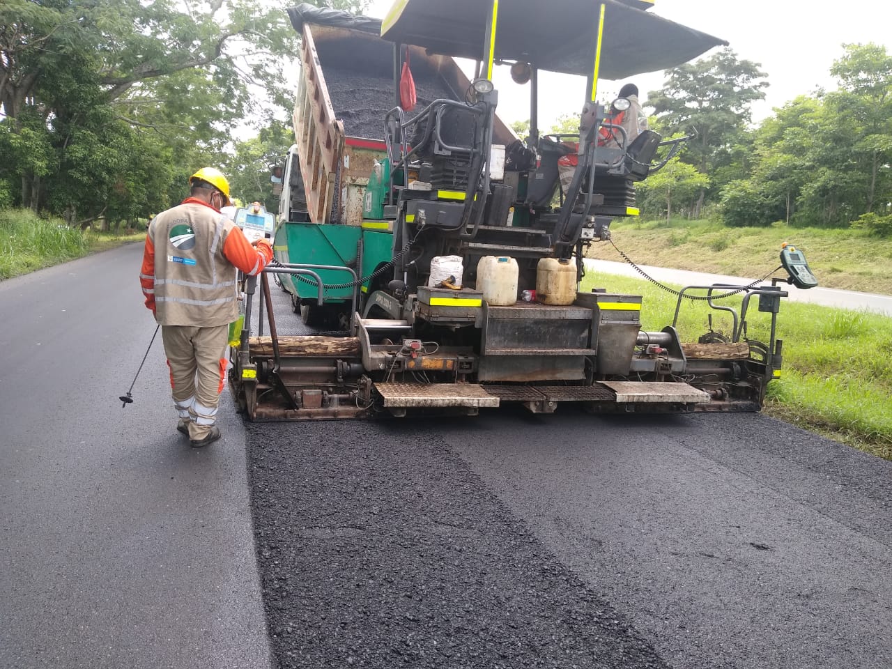 Gobierno Nacional inició repavimentación de 100 kilómetros en el corredor Córdoba-Sucre Gobierno Nacional inició repavimentación de 100 kilómetros en el corredor Córdoba-Sucre