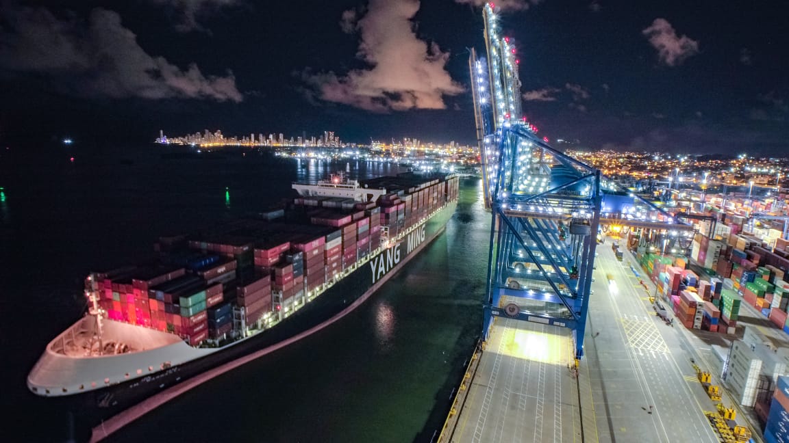 Puerto de Cartagena marca hito al recibir al YM Warranty, el barco con mayor capacidad de carga que ha arribado a ‘La Heroica’ Puerto de Cartagena marca hito al recibir al YM Warranty, el barco con mayor capacidad de carga que ha arribado a ‘La Heroica’
