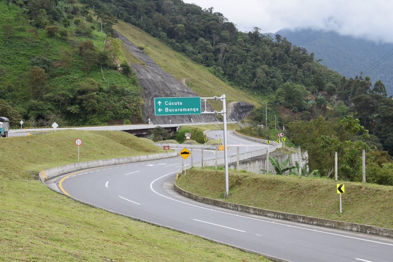 LA AGENCIA NACIONAL DE INFRAESTRUCTURA SANCIONA CON MILLONARIA MULTA AL CONCESIONARIO DEL PROYECTO VIAL BUCARAMANGA - PAMPLONA LA AGENCIA NACIONAL DE INFRAESTRUCTURA SANCIONA CON MILLONARIA MULTA AL CONCESIONARIO DEL PROYECTO VIAL BUCARAMANGA - PAMPLONA