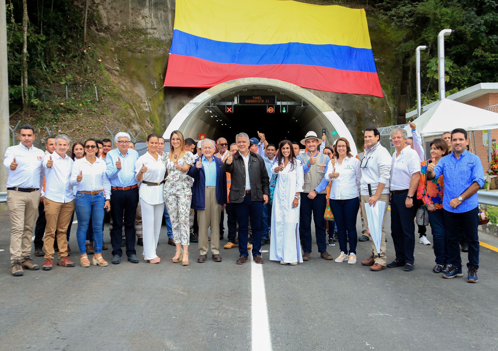 Gobierno de Iván Duque cumple hito en infraestructura vial al entregar Chirajara-Fundadores, un proyecto que generó más de 14.000 empleos en la región Gobierno de Iván Duque cumple hito en infraestructura vial al entregar Chirajara-Fundadores, un proyecto que generó más de 14.000 empleos en la región