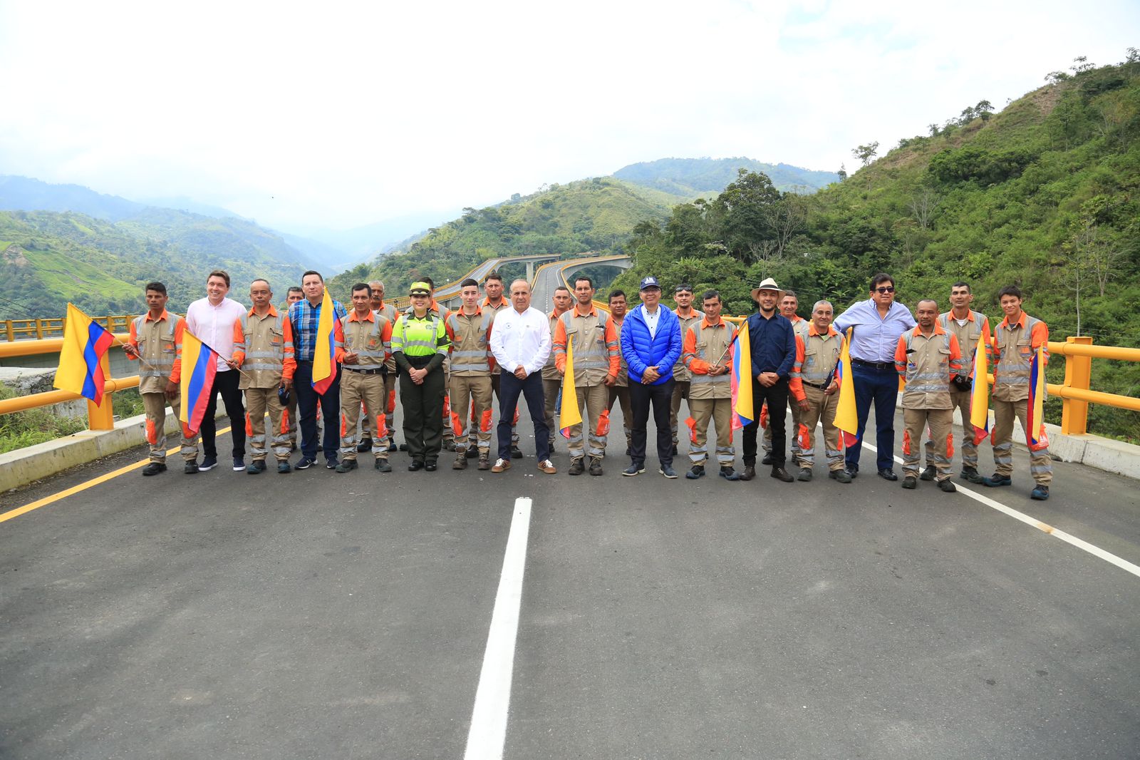 Gobierno nacional finaliza las obras del viaducto Álvaro Mutis Jaramillo y 5 kilómetros de segunda calzada en Tolima Gobierno nacional finaliza las obras del viaducto Álvaro Mutis Jaramillo y 5 kilómetros de segunda calzada en Tolima