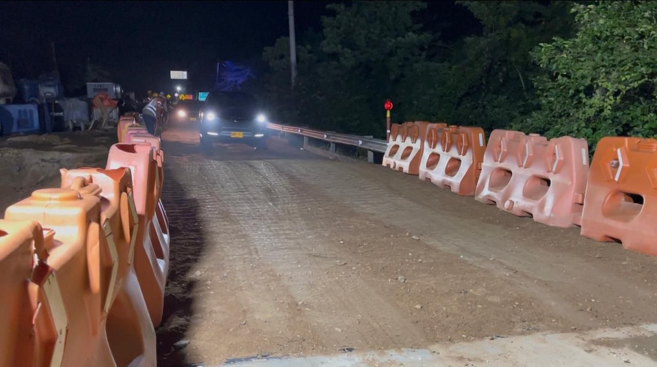 Se habilita la movilidad en la vía Cartagena - Barranquilla en un  carril en doble sentido