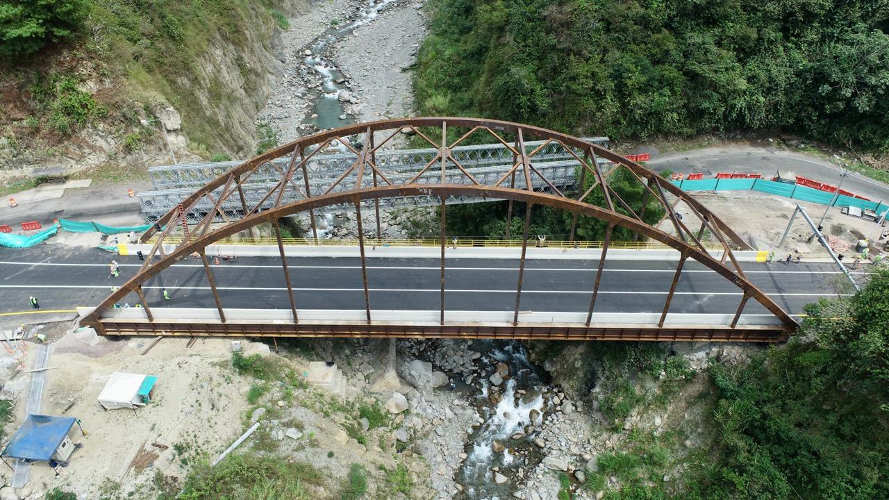 Desde la ANI continuamos implementando acciones para atender los puntos críticos por la ola invernal en la vía Bogotá Villavicencio Desde la ANI continuamos implementando acciones para atender los puntos críticos por la ola invernal en la vía Bogotá Villavicencio
