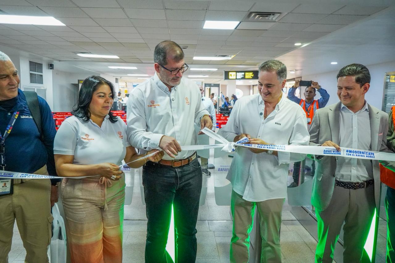 Aeropuerto de Cartagena inaugura tecnología que reduce en 40% los tiempos de ingreso de pasajeros Aeropuerto de Cartagena inaugura tecnología que reduce en 40% los tiempos de ingreso de pasajeros